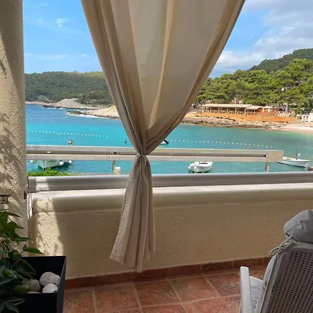 Milna, Hvar Buratovic *